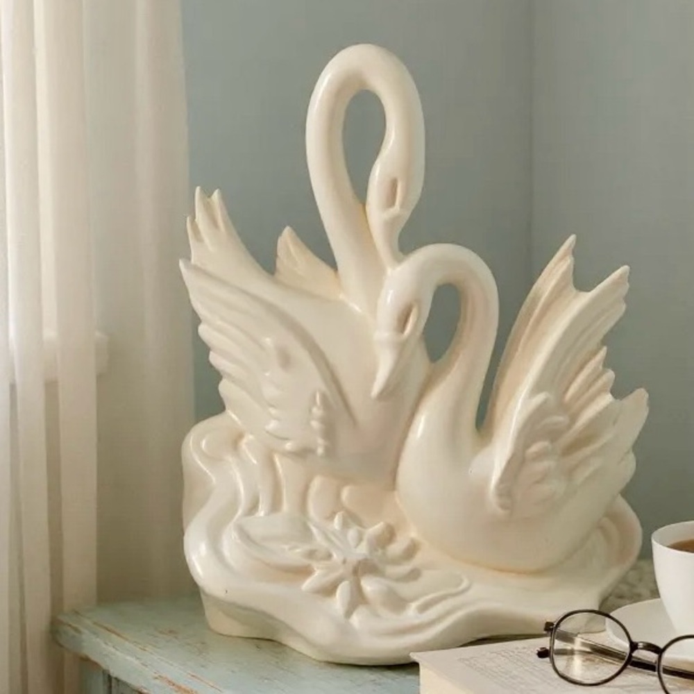 HULL Pottery- Matte White Ceramic Swan Sculpture Planter/Vase circa 1940-50s